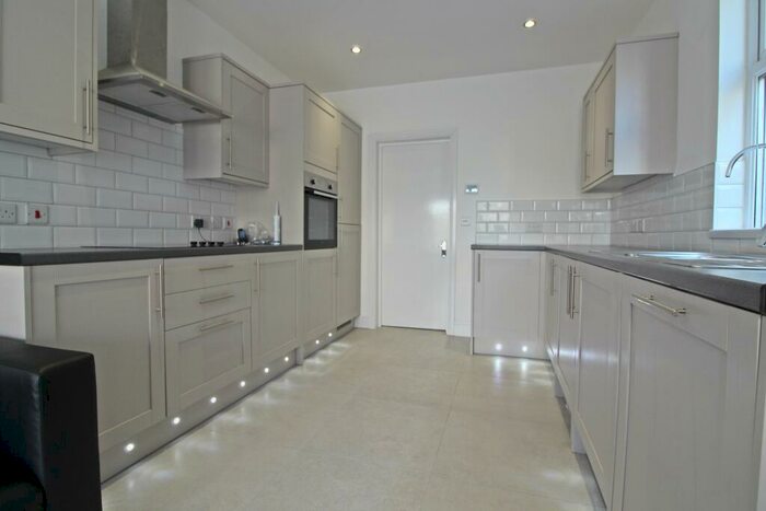 5 Bedroom House To Rent In Dogfield Street, , Roath, CF24
