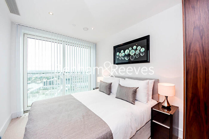 2 Bedroom Apartment To Rent In Lincoln Plaza, London, E14