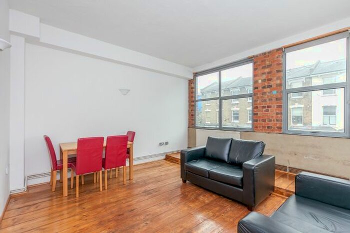 3 Bedroom Flat To Rent In Anton Street, Hackney Downs, E8