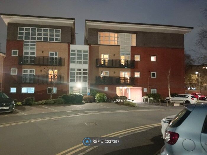 2 Bedroom Flat To Rent In Central, Sale, M33