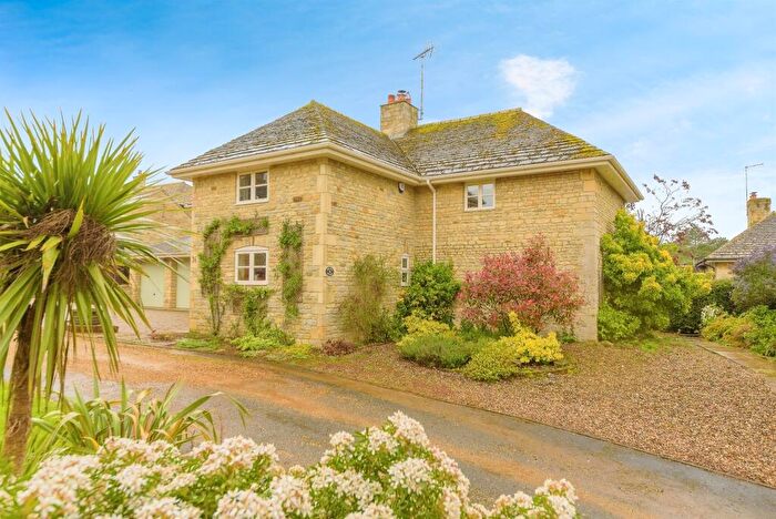 4 Bedroom Detached House For Sale In Deenethorpe, Deenethorpe, Corby, NN17