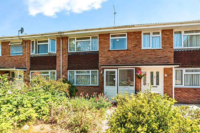 3 Bedroom Terraced House For Sale In Britten Road, Basingstoke, RG22