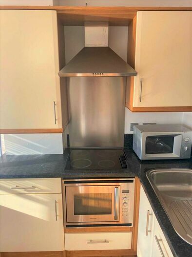 Studio To Rent In The Kingsway, Portland House, City Centre, Swansea, SA1