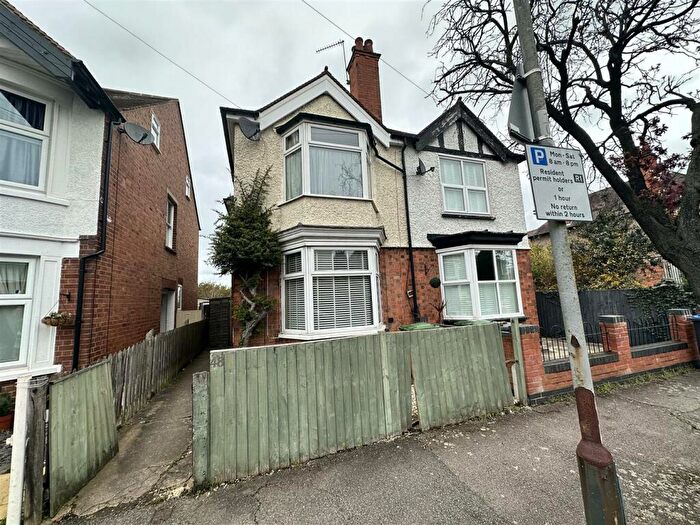 3 Bedroom Semi-Detached House To Rent In Lancaster Road Rugby, CV21