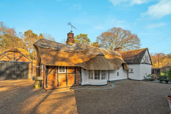 1 Bedroom Detached House To Rent In Gracious Pond Road, Chobham, Woking, Surrey, GU24