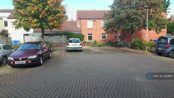 2 Bedroom Flat To Rent In Cherry Tree Lane, Beverley, HU17