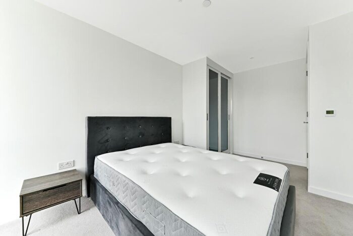 1 Bedroom Flat To Rent In City North Place, Finsbury Park, London, N4