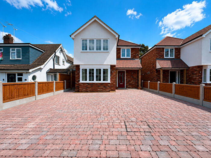 4 Bedroom Detached House For Sale In Burnham Road, Hullbridge, SS5