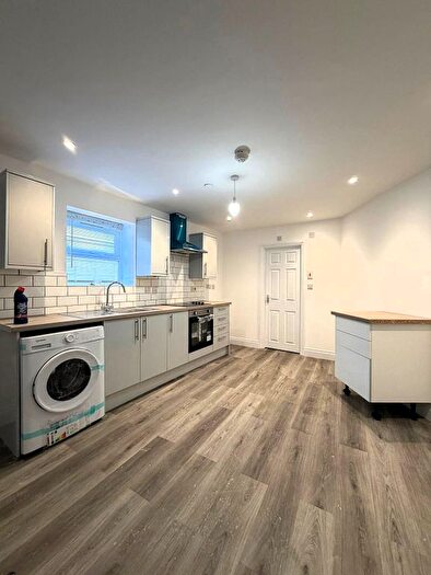 2 Bedroom Flat To Rent In Ty Cefn Road, Cardiff, CF5