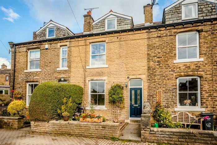3 Bedroom Terraced House For Sale In Wells Terrace, Norwood Green, HX3