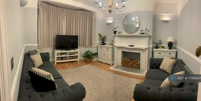 3 Bedroom Terraced House To Rent In Thornhill Gardens, Barking, IG11