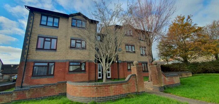 1 Bedroom Flat To Rent In Beaulieu Drive, Yeovil, BA21