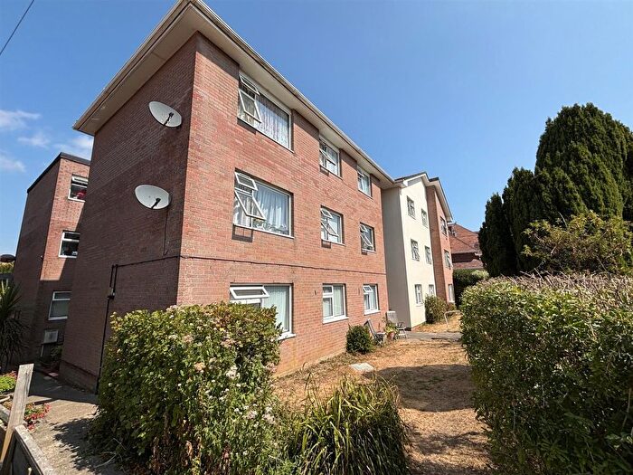 2 Bedroom Flat For Sale In Victoria Road, Swanage, BH19