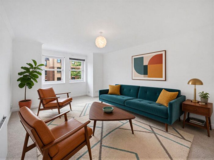3 Bedroom Flat For Sale In / Craighouse Gardens, Edinburgh, Midlothian, EH10