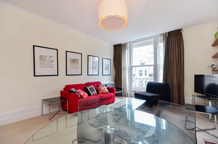 2 Bedroom Flat For Sale In Redcliffe Gardens, Chelsea, London, SW10