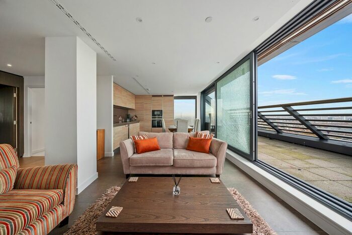 3 Bedroom Flat To Rent In Chronicle Tower, City Road, EC1V