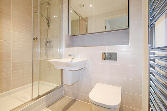 2 Bedroom Flat To Rent In Crossways, Windsor Road, Slough, SL1