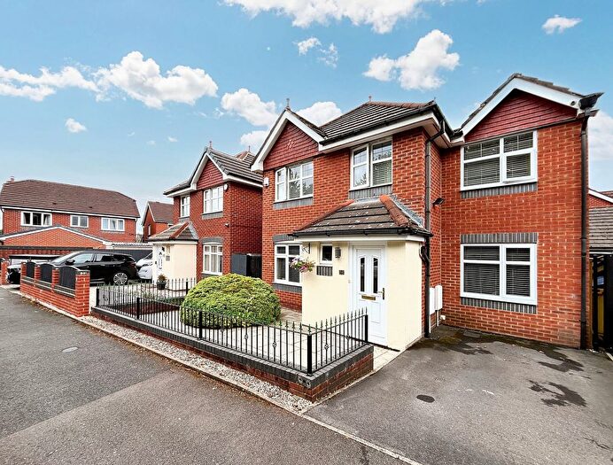 4 Bedroom Detached House For Sale In Redmere Drive, Bury, BL9