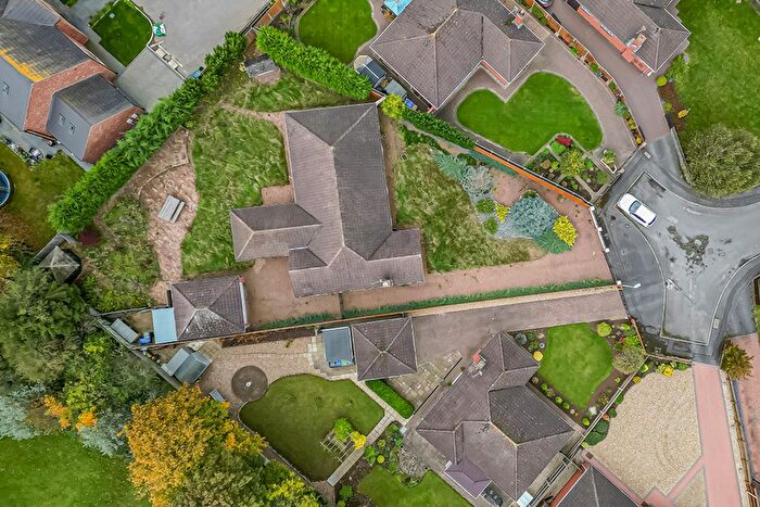 3 Bedroom Detached Bungalow For Sale In Canon Oakes Court, Grimsby, DN36