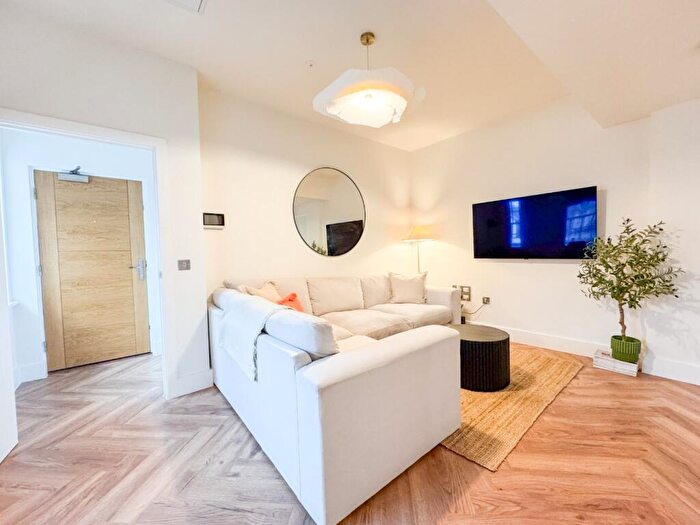 1 Bedroom Apartment For Sale In Trinity View, High Street, Sutton Coldfield, B72