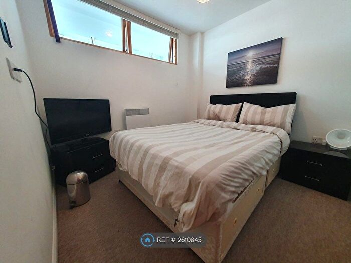 1 Bedroom Flat To Rent In Mann Island, Liverpool, L3