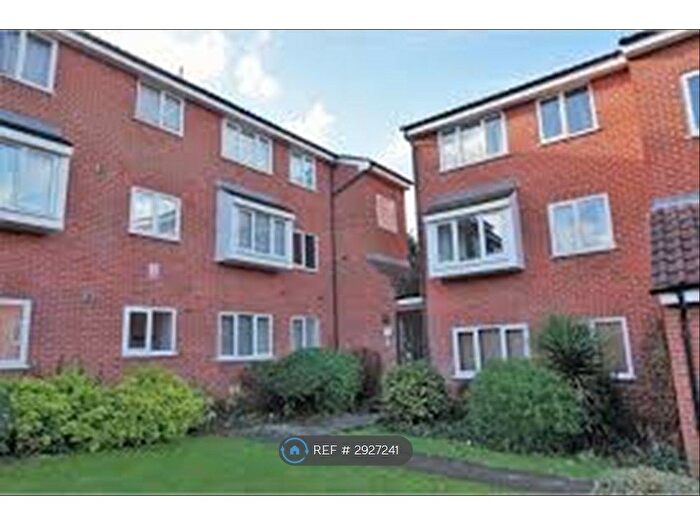 2 Bedroom Flat To Rent In Cambridge Gardens, London, N10