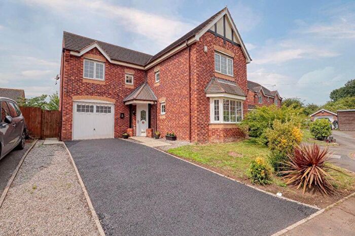 4 Bedroom Detached House For Sale In River Bank Close, Keadby, DN17