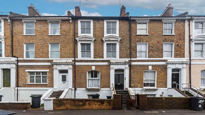 1 Bedroom Flat For Sale In Flat C, Albion Road, Stoke Newington, London, N16
