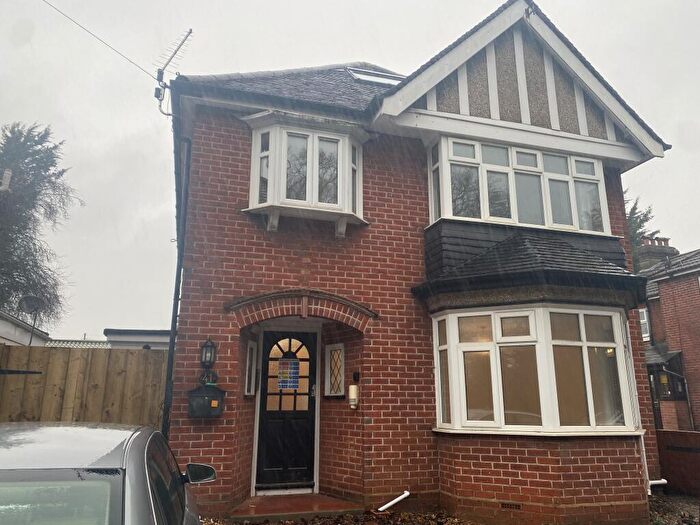 3 Bedroom Flat To Rent In Burgess Road, Bassett, Southampton, Hampshire, SO16