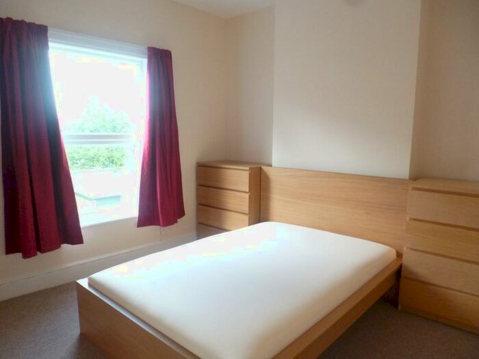 1 Bedroom Flat To Rent In Gray Street (st Floor), Loughborough, LE11