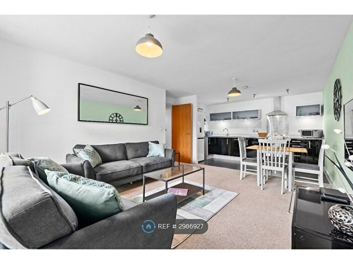 2 Bedroom Flat To Rent In Ruby House, Milton Keynes, MK9