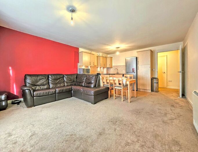 2 Bedroom Flat To Rent In Lido House, Northfield Avenue, London, W13