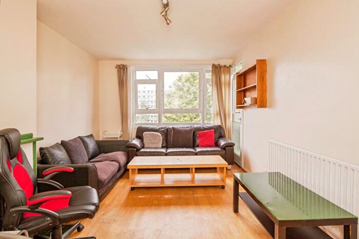 3 Bedroom Apartment To Rent In Rosenau Rd, SW11