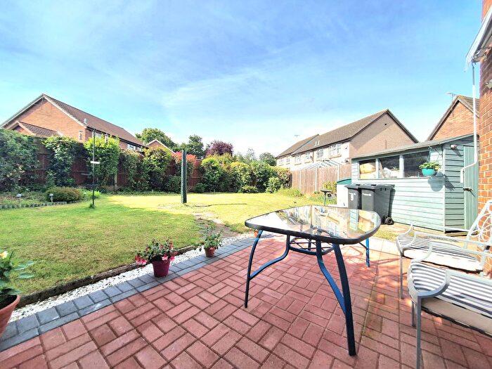 2 Bedroom Property To Rent In Mallow Close, Gravesend, DA11