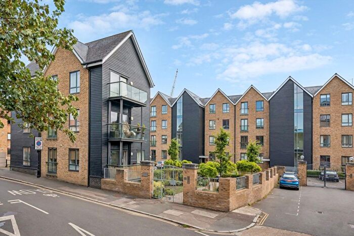 2 Bedroom Flat To Rent In Church Street, Old Isleworth, TW7