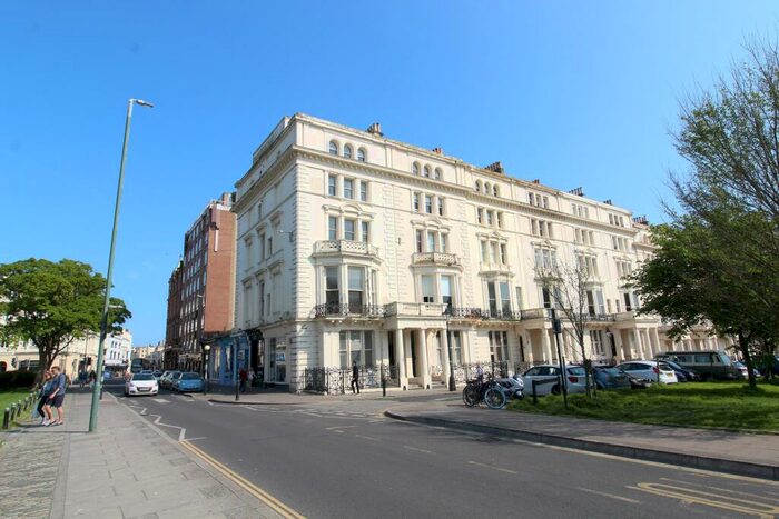 Flat To Rent In Palmeira Square, Hove, BN3