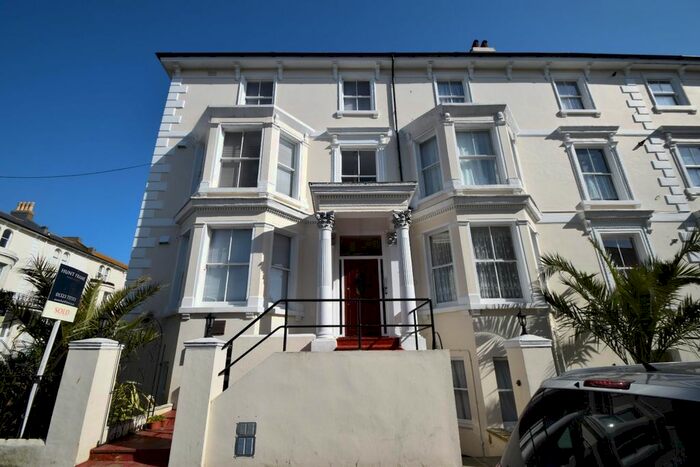 1 Bedroom Flat To Rent In Pevensey Road, Eastbourne, BN21