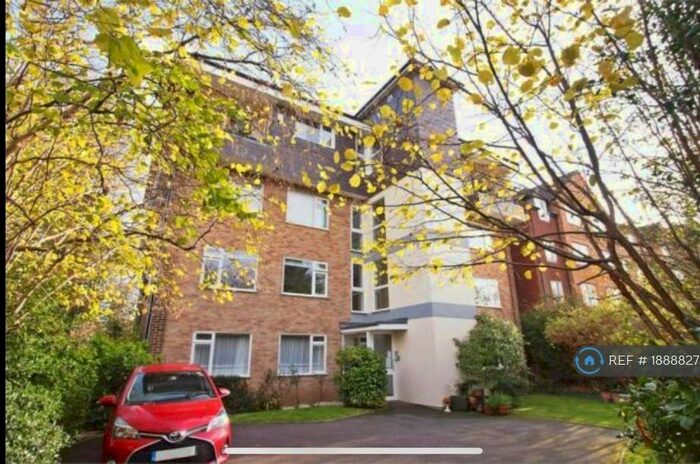 2 Bedroom Flat To Rent In Rosetta Court, Beckenham, BR3