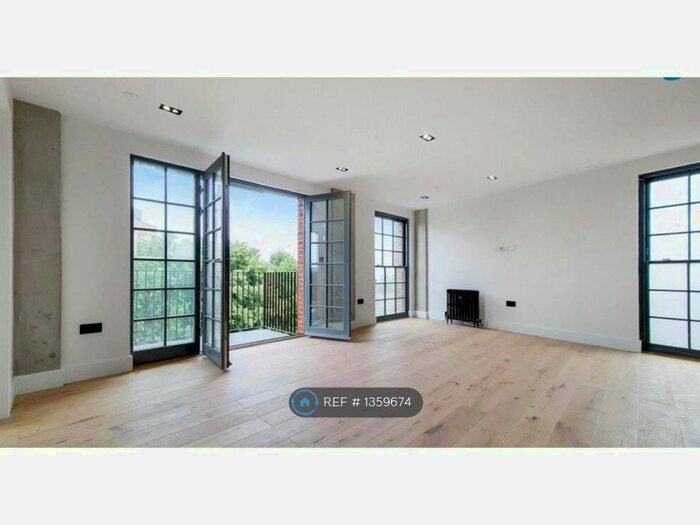 2 Bedroom Flat To Rent In Heaton Road, London, SE15