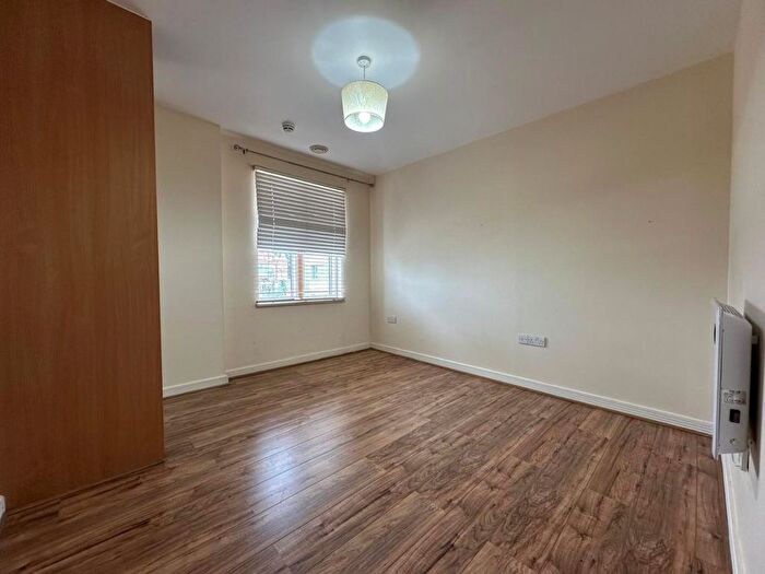 2 Bedroom Flat To Rent In Drayton Green Road, London, W13