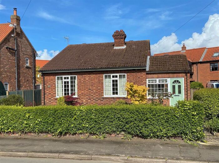 3 Bedroom Detached Bungalow For Sale In Main Street, Riccall, York, YO19