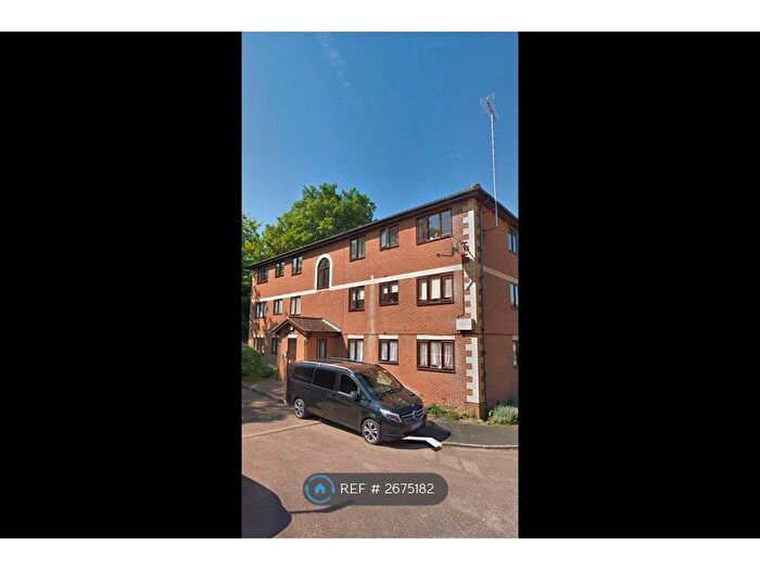 1 Bedroom Flat To Rent In Winston Close, Greenhithe, DA9
