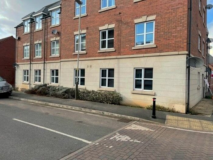 2 Bedroom Flat To Rent In Kepwick Road, Hamilton, Leicester, LE5