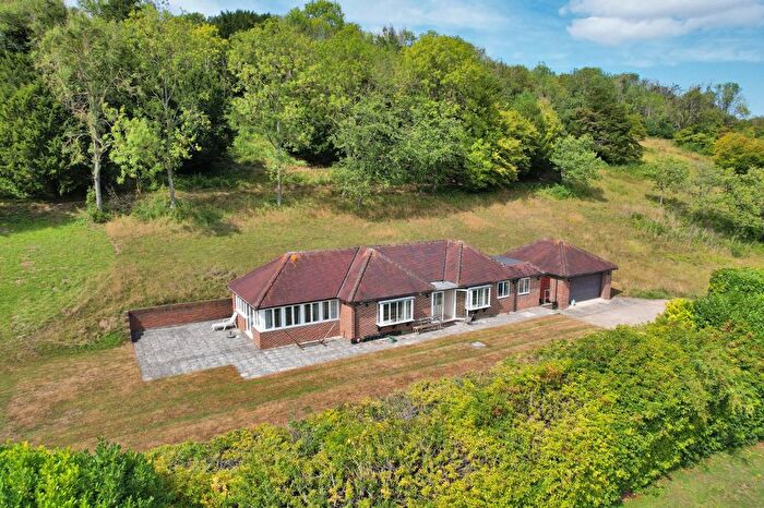 3 Bedroom Bungalow For Sale In Dean Lane, Meopham, Gravesend, Kent, DA13