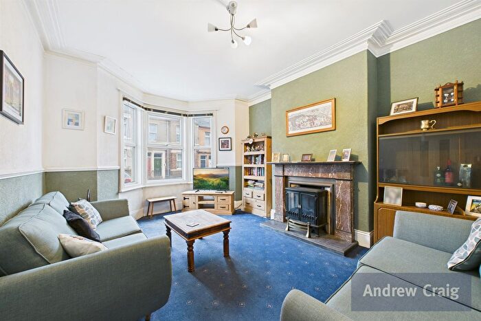 2 Bedroom Flat For Sale In Brinkburn Avenue, Gateshead, NE8