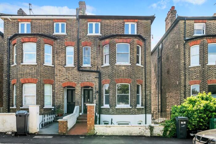 1 Bedroom Flat To Rent In Avenue Park Road Tulse Hill, SE27