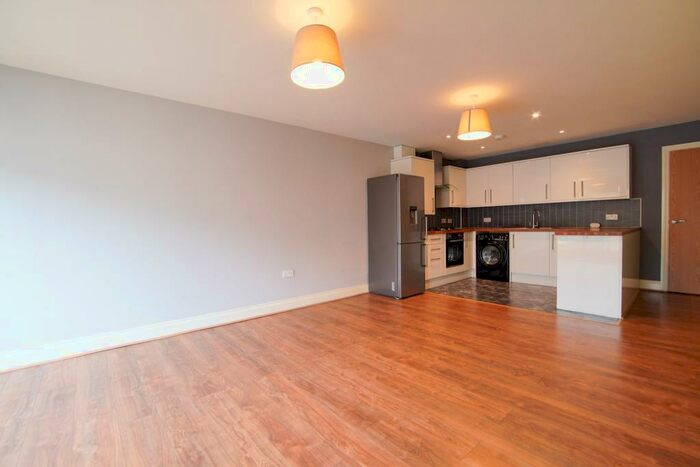 3 Bedroom Apartment To Rent In Temple Court, Barton Road, Bristol, BS2
