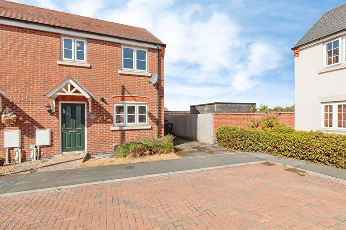3 Bedroom Semi-Detached House For Sale In Watermead Way, Birstall, Leicester, LE4