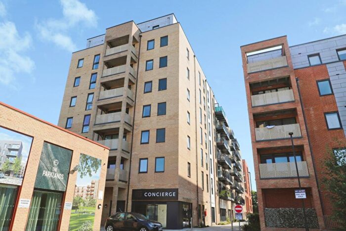 2 Bedroom Flat For Sale In Brewers Square, Dartford, Kent, DA1