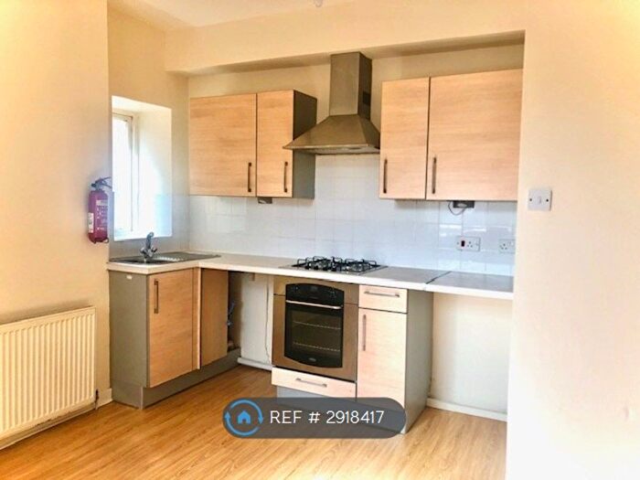 1 Bedroom Flat To Rent In Bay View Road, Colwyn Bay, LL29